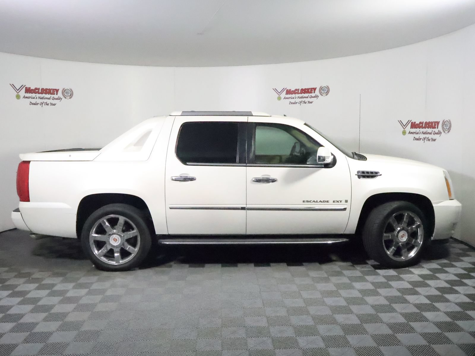 Used 2009 Cadillac Escalade EXT AWD/4WD image 3