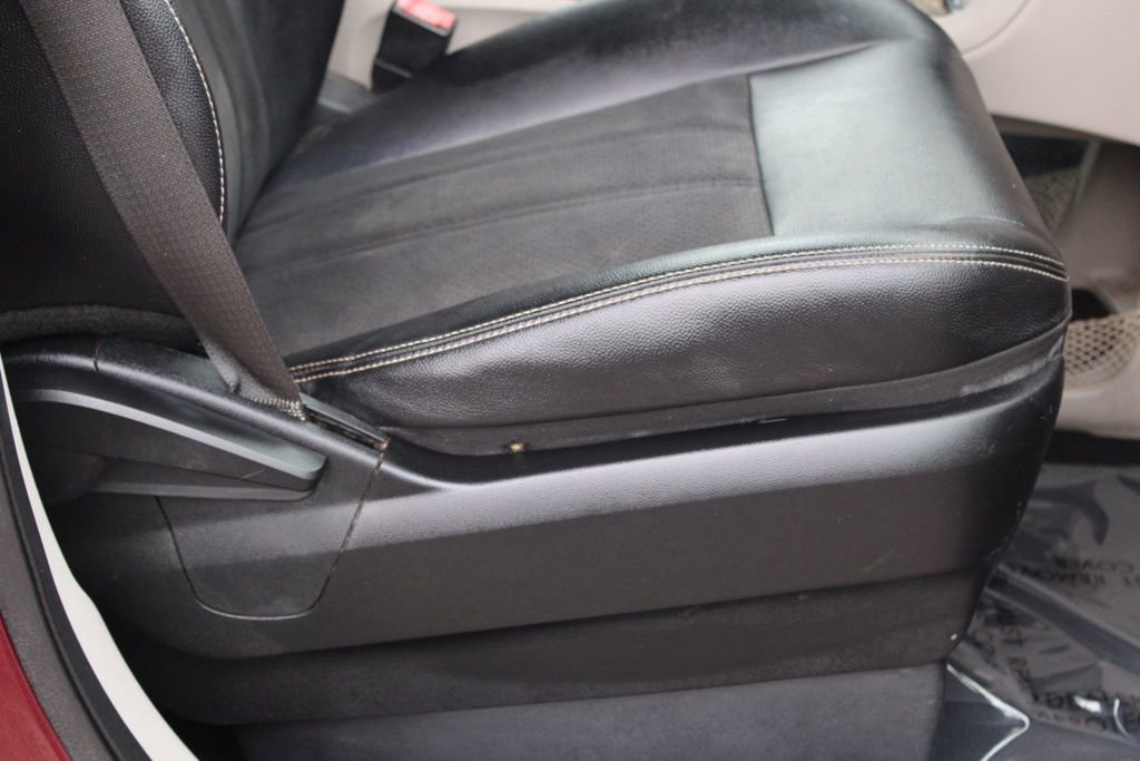 Used 2019 Dodge Grand Caravan SXT image 18