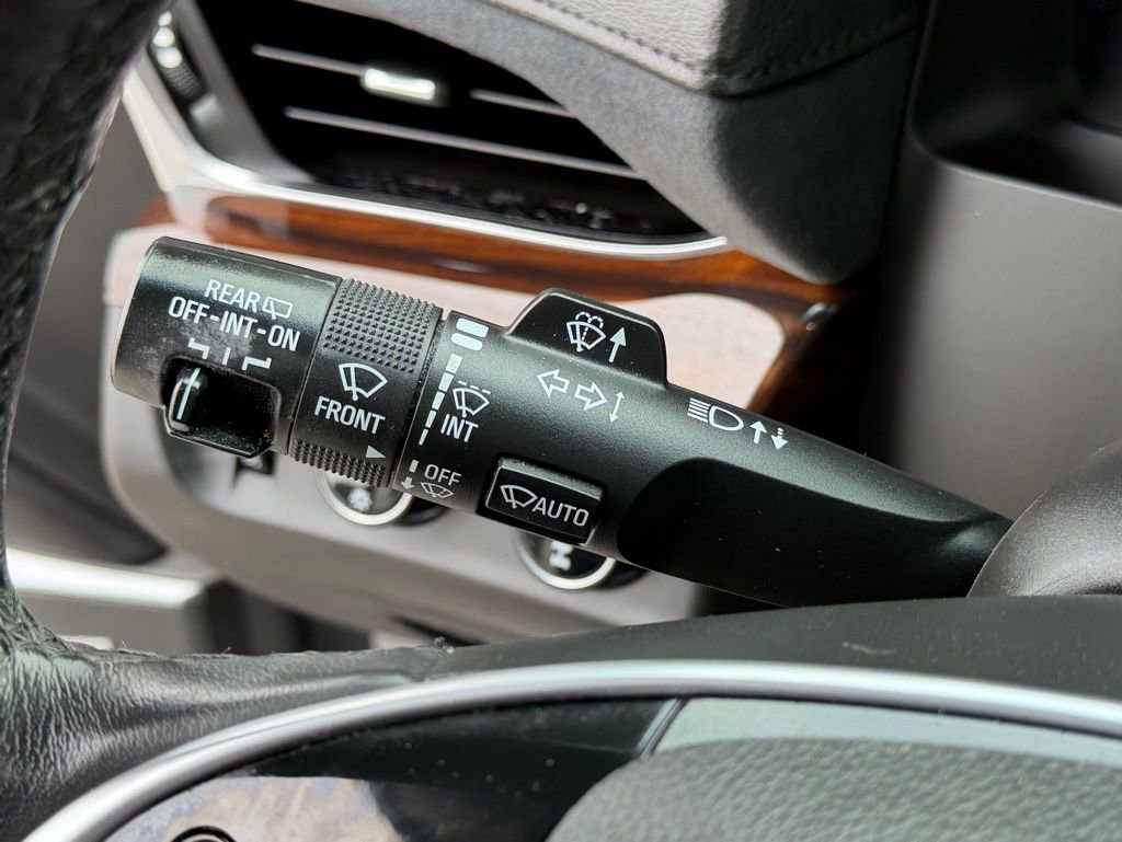 Used 2018 Cadillac Escalade ESV Premium Luxury image 40