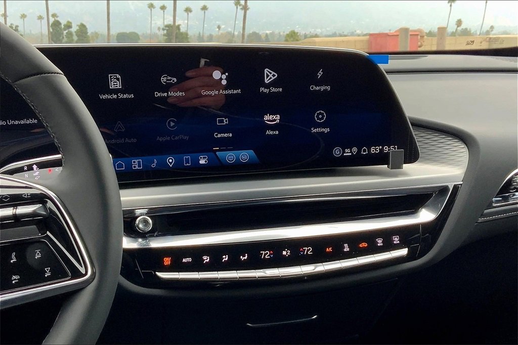 Used 2025 Cadillac Lyriq Sport image 8