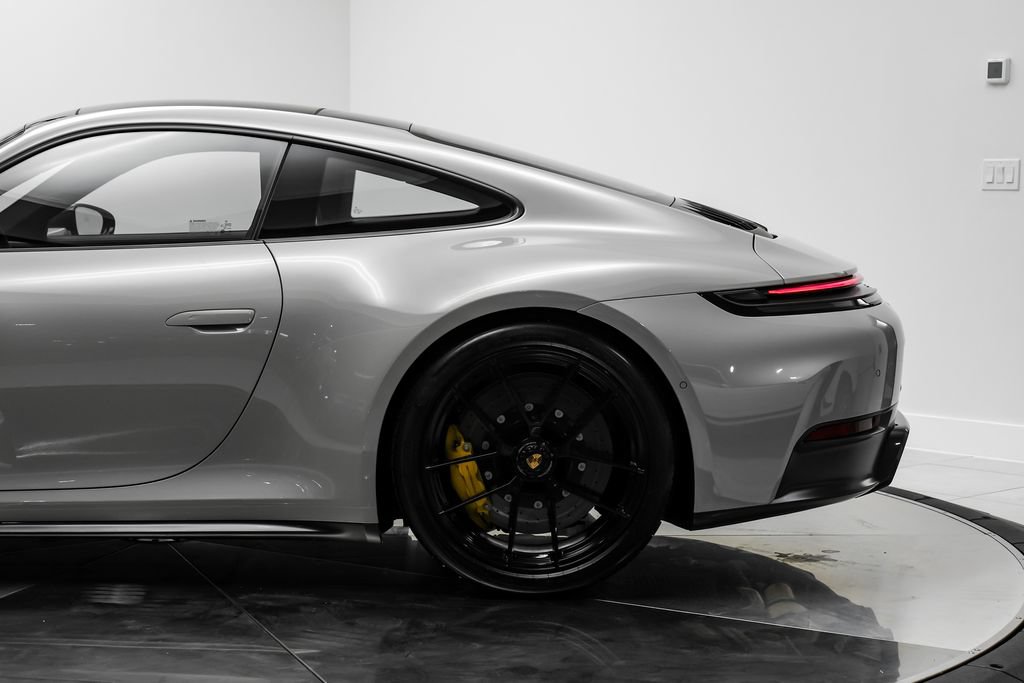 Used 2026 Porsche 911 Carrera GTS RWD image 18
