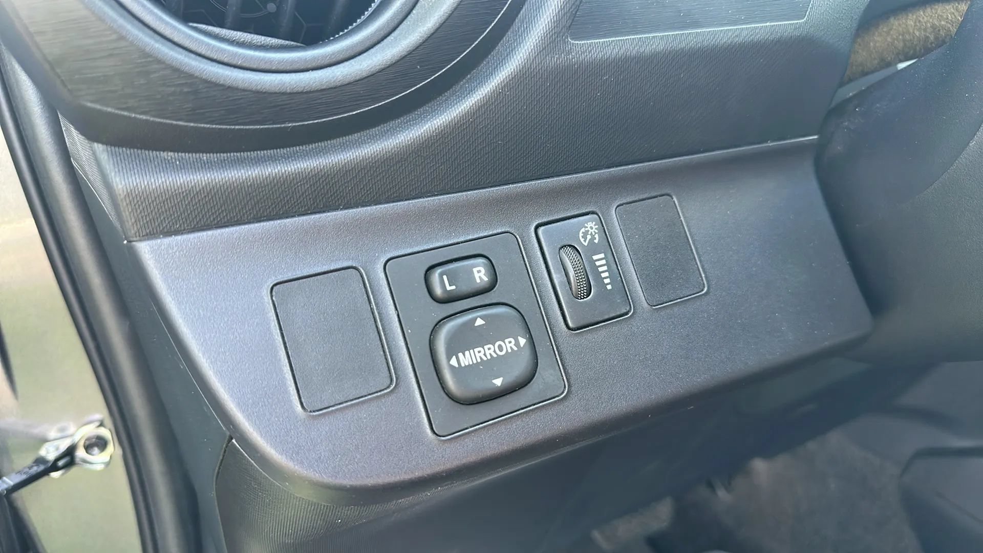 Used 2013 Toyota Prius C Two FWD image 41