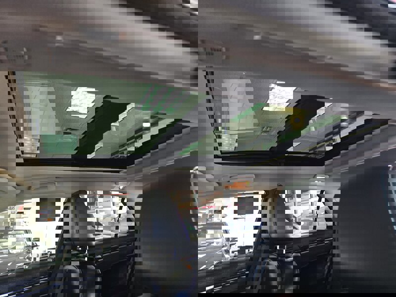 Used 2017 Chrysler 300 C w/ Harman/Kardon Audio Group image 24