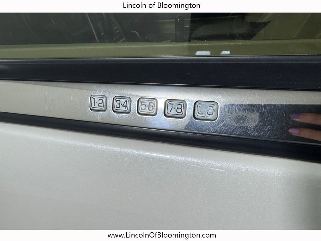 Used 2016 Lincoln Navigator L Reserve AWD/4WD image 36