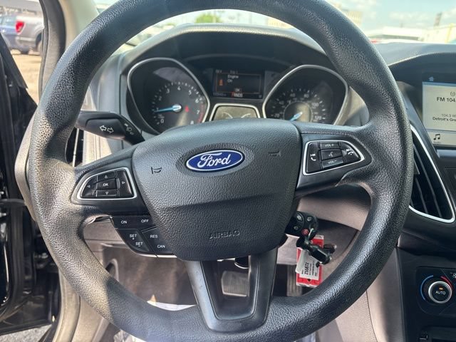 Used 2017 Ford Focus SEL FWD image 21