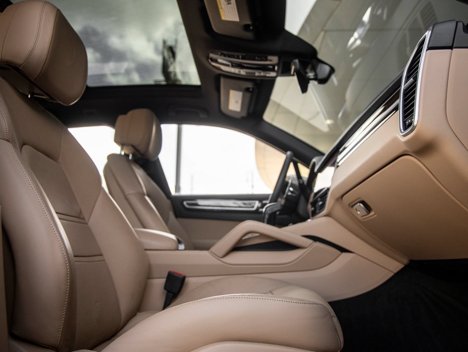 Certified 2023 Porsche Cayenne AWD/4WD image 45