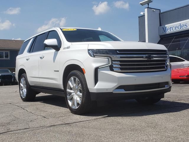 Used 2024 Chevrolet Tahoe High Country w/ Premium Package 2 AWD/4WD image 2