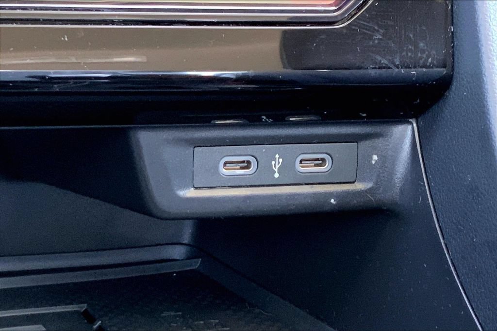 Certified 2025 Volkswagen Jetta SE w/ Sunroof Package FWD image 31