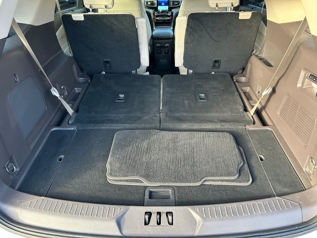 Certified 2022 Ford Explorer Platinum w/ Equipment Group 601A image 10