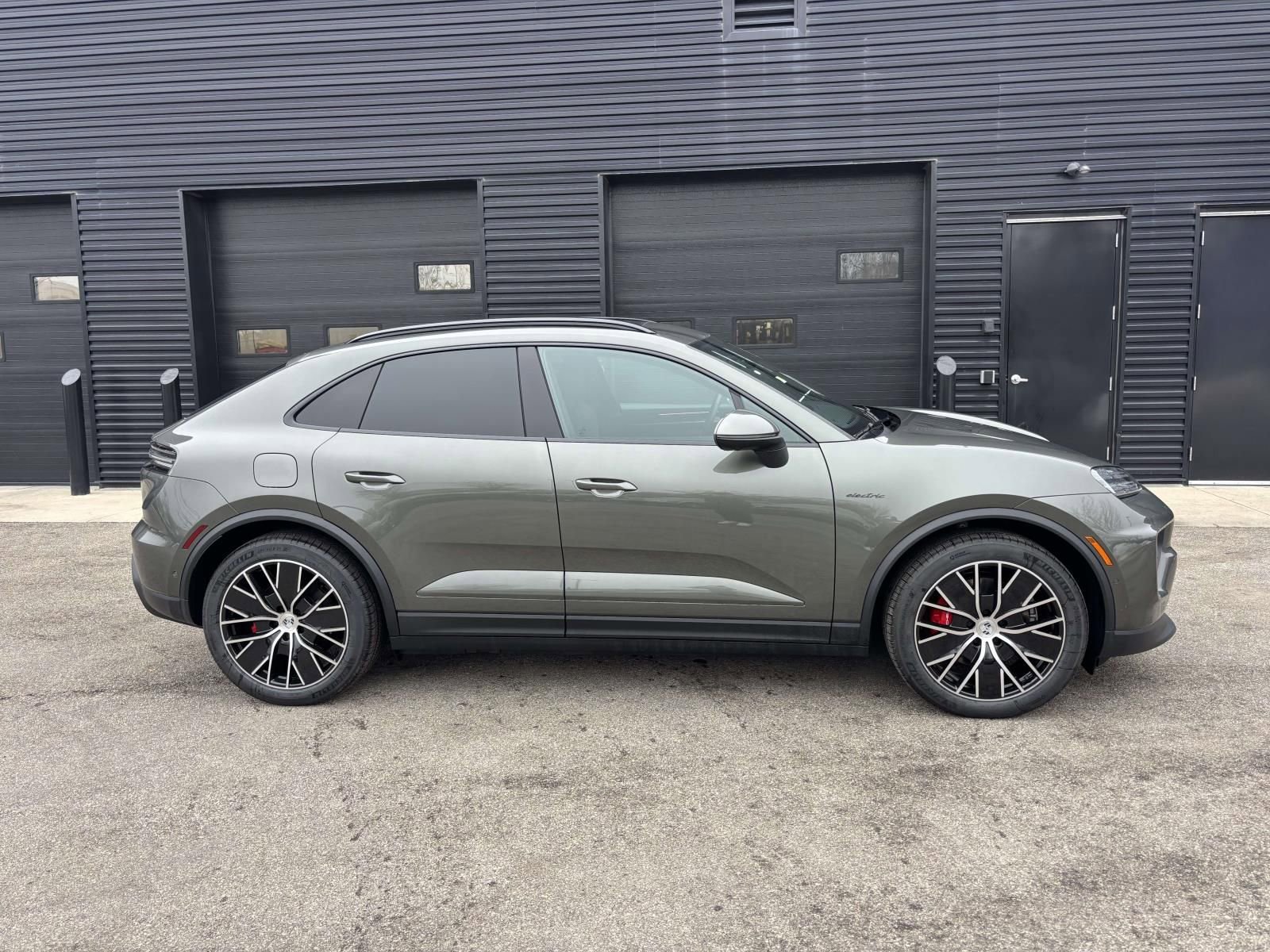 New 2026 Porsche Macan 4S Electric AWD/4WD image 11