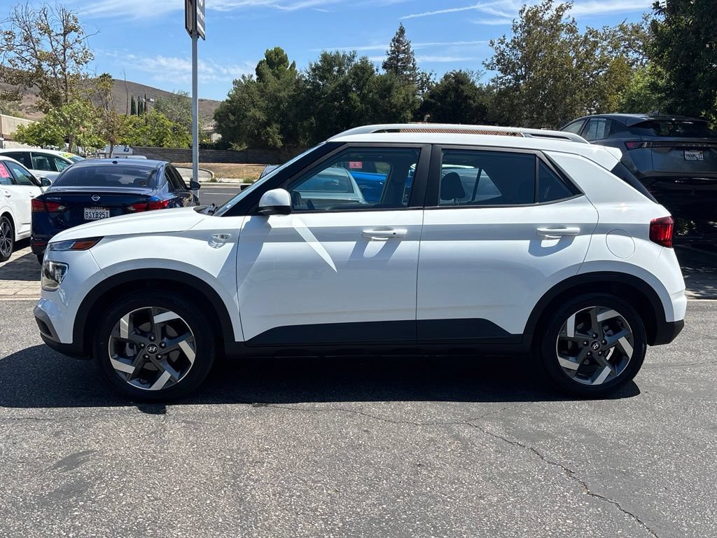 Used 2024 Hyundai Venue SEL FWD image 6