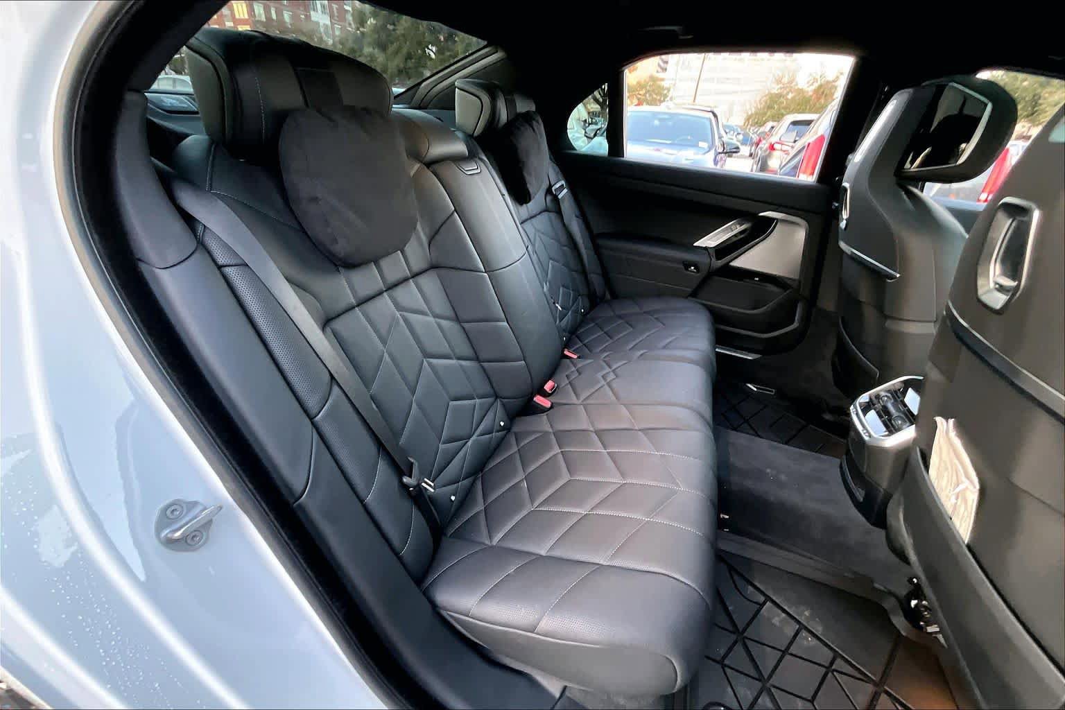 Used 2025 BMW i7 eDrive50 w/ M Sport Package image 19