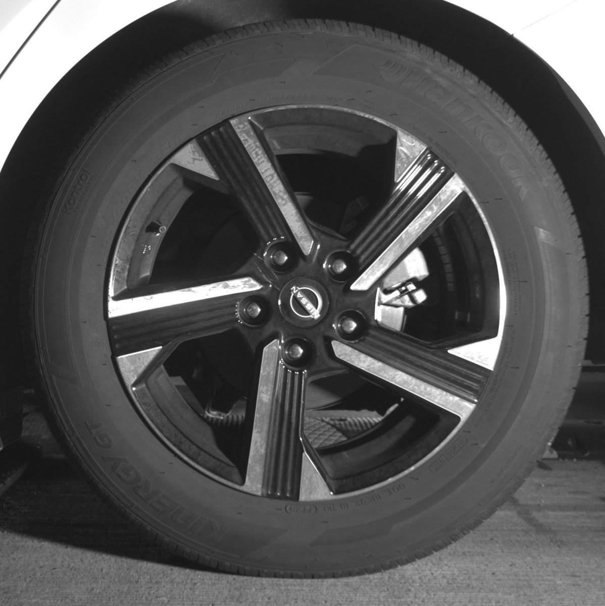 Used 2025 Nissan Sentra SV FWD image 14