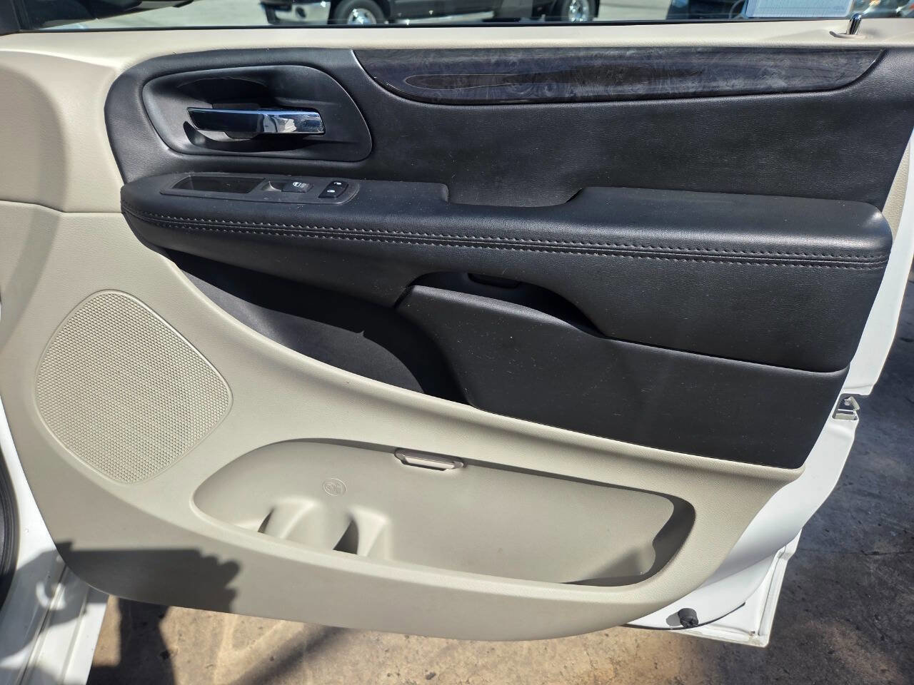 Used 2017 Dodge Grand Caravan SE w/ Power Window Group image 18