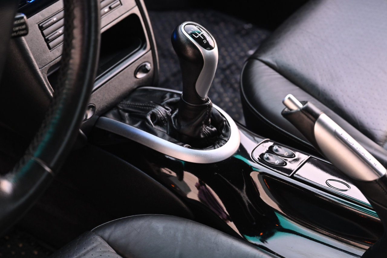 Used 2004 Porsche 911 Carrera 4S image 24