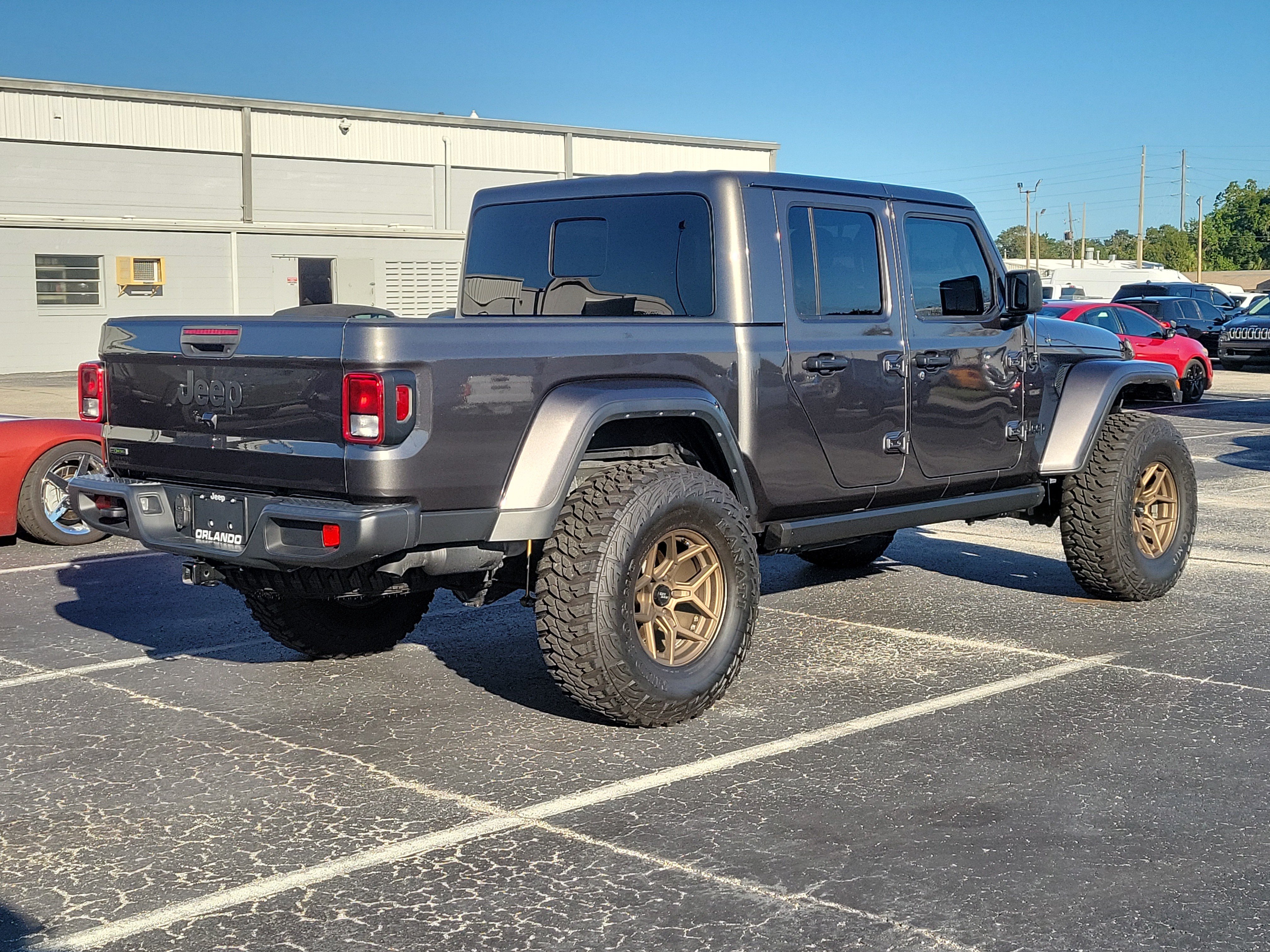 Used 2023 Jeep Gladiator Sport AWD/4WD image 7