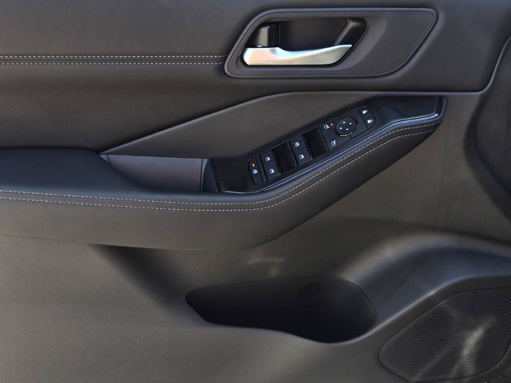 New 2026 Nissan Rogue Dark Armor AWD/4WD image 18