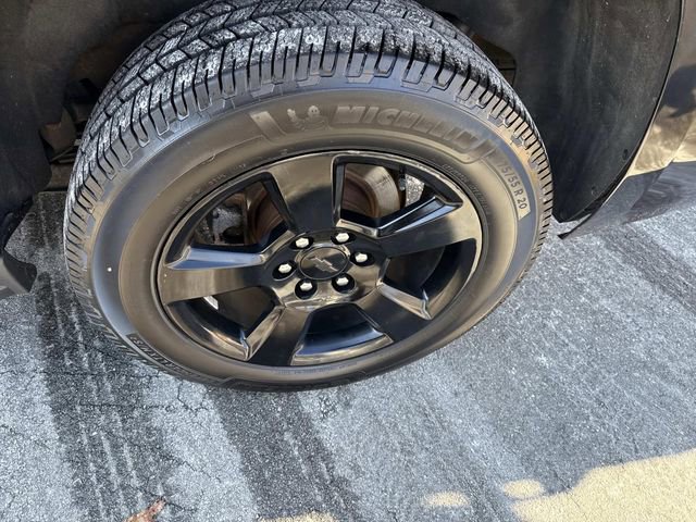 Used 2017 Chevrolet Suburban LT w/ LT Midnight Edition image 17