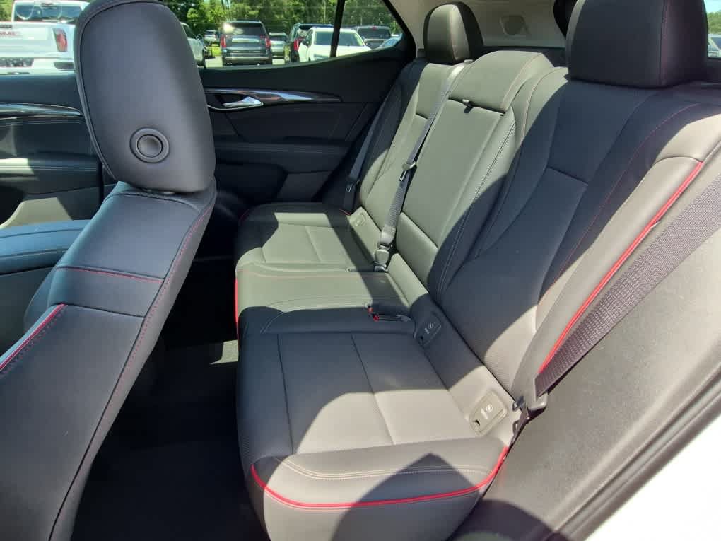 Used 2023 Buick Envision Essence w/ Sport Touring Package AWD/4WD image 7