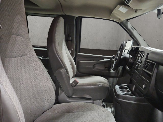 Used 2011 Chevrolet Express 1500 LT w/ LT Preferred Equipment Group AWD/4WD image 19