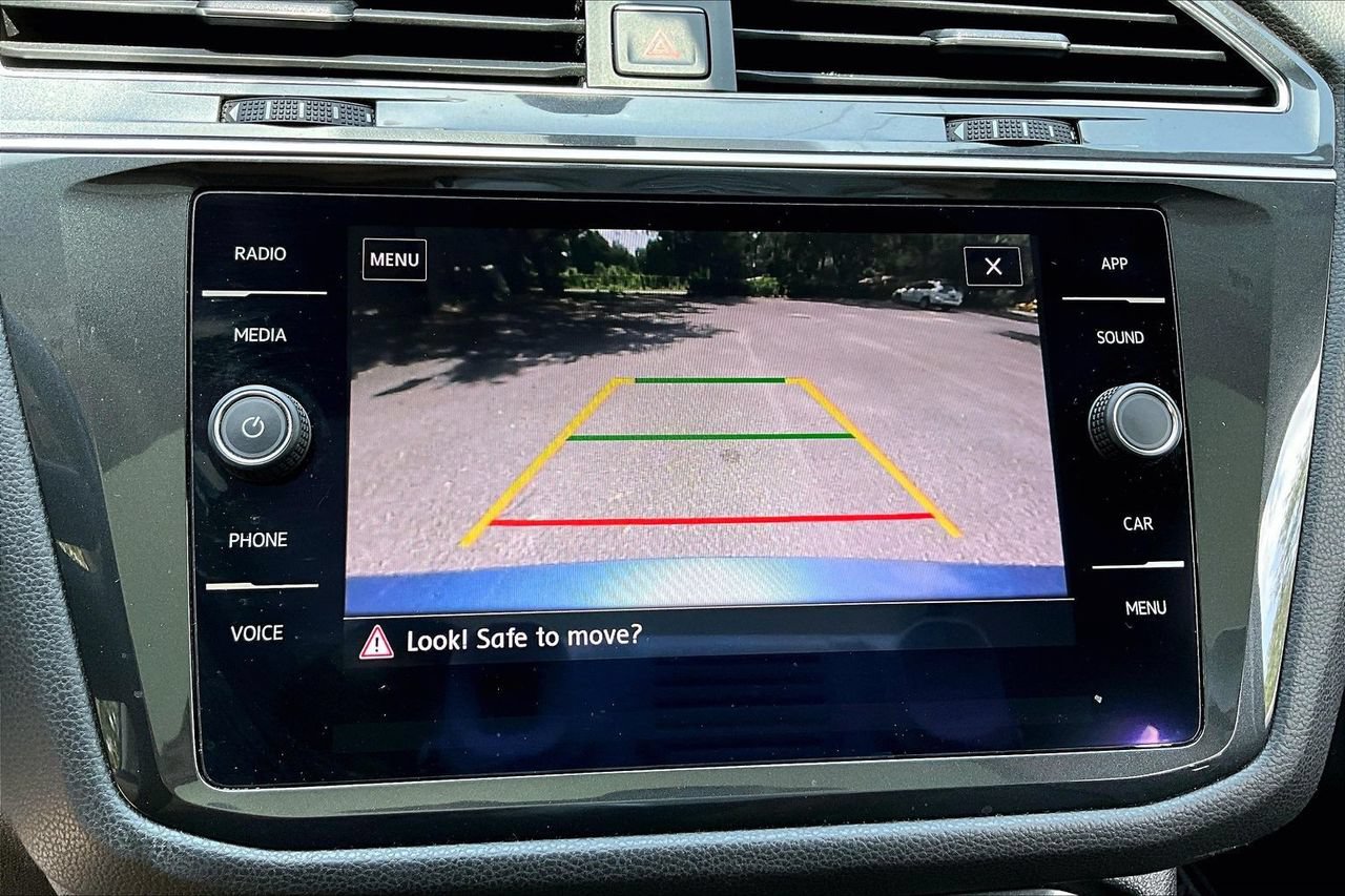 Used 2018 Volkswagen Tiguan SE FWD image 13
