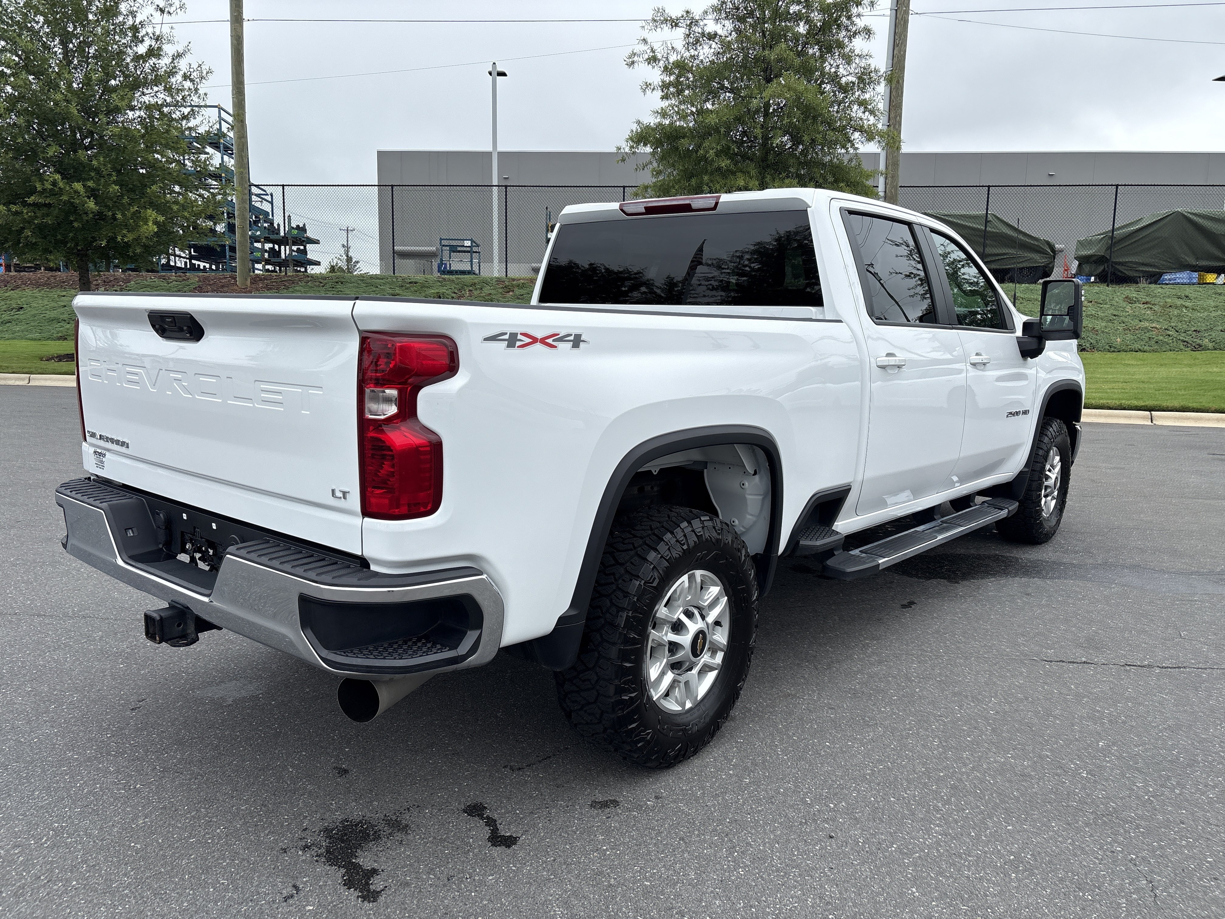 Used 2025 Chevrolet Silverado 2500 LT w/ Convenience Package AWD/4WD image 9