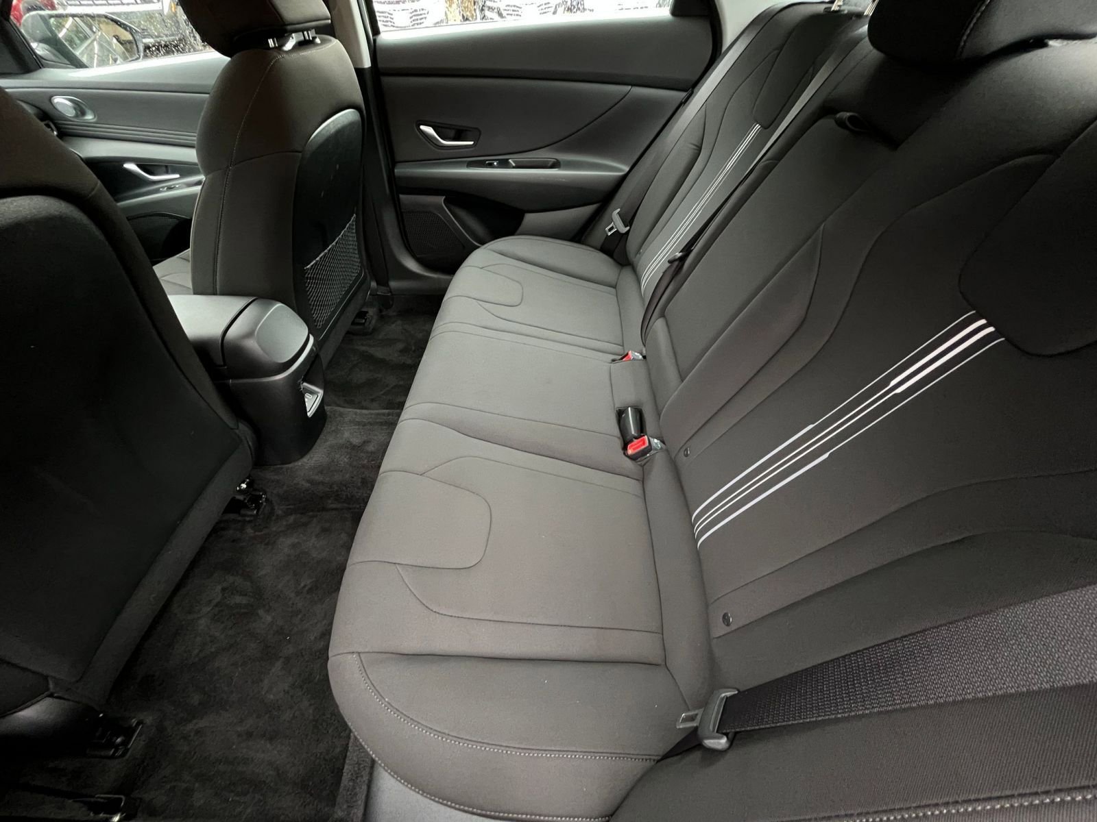 Used 2025 Hyundai Elantra SEL FWD image 28