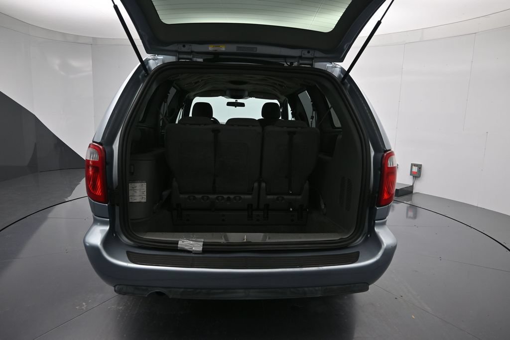 Used 2005 Chrysler Town & Country LX w/ Popular Equipment Group II FWD image 22