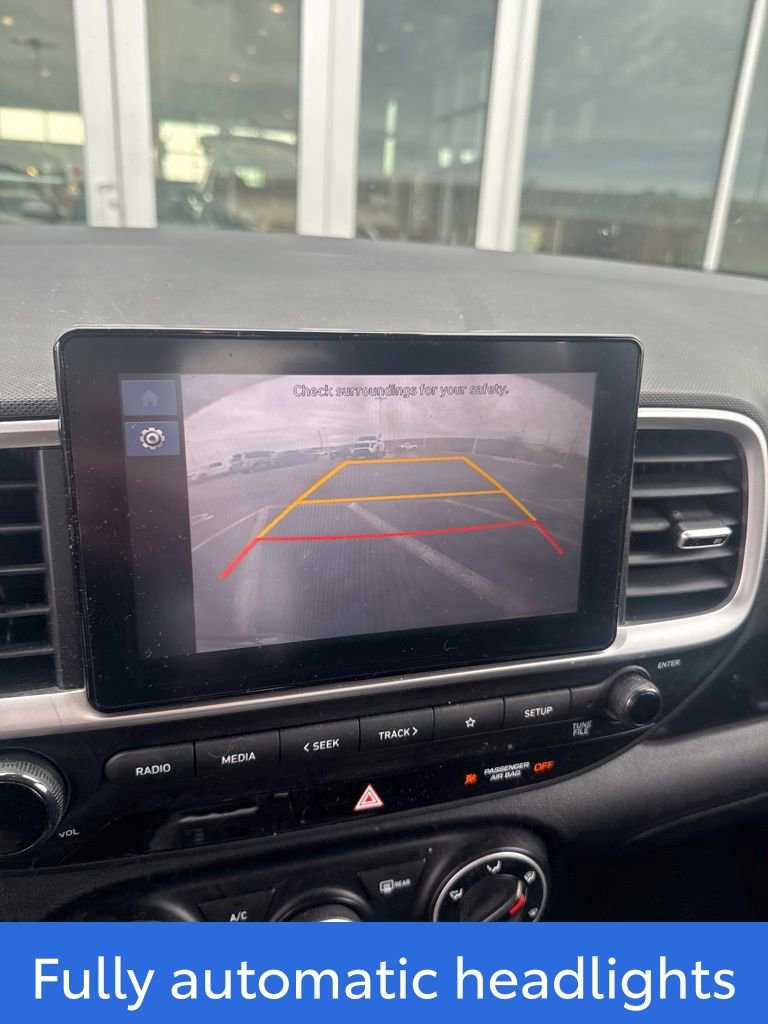 Used 2023 Hyundai Venue SE image 6