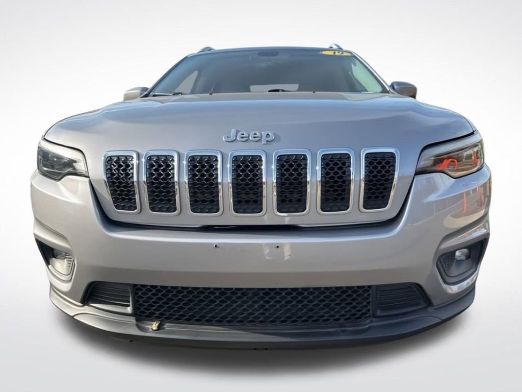 Used 2019 Jeep Cherokee Latitude w/ Popular Appearance Group video 2