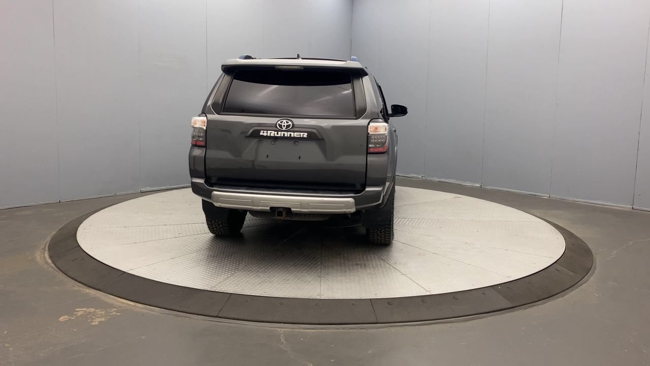 Used 2020 Toyota 4Runner TRD Off-Road Premium w/ Moonroof Package AWD/4WD image 4