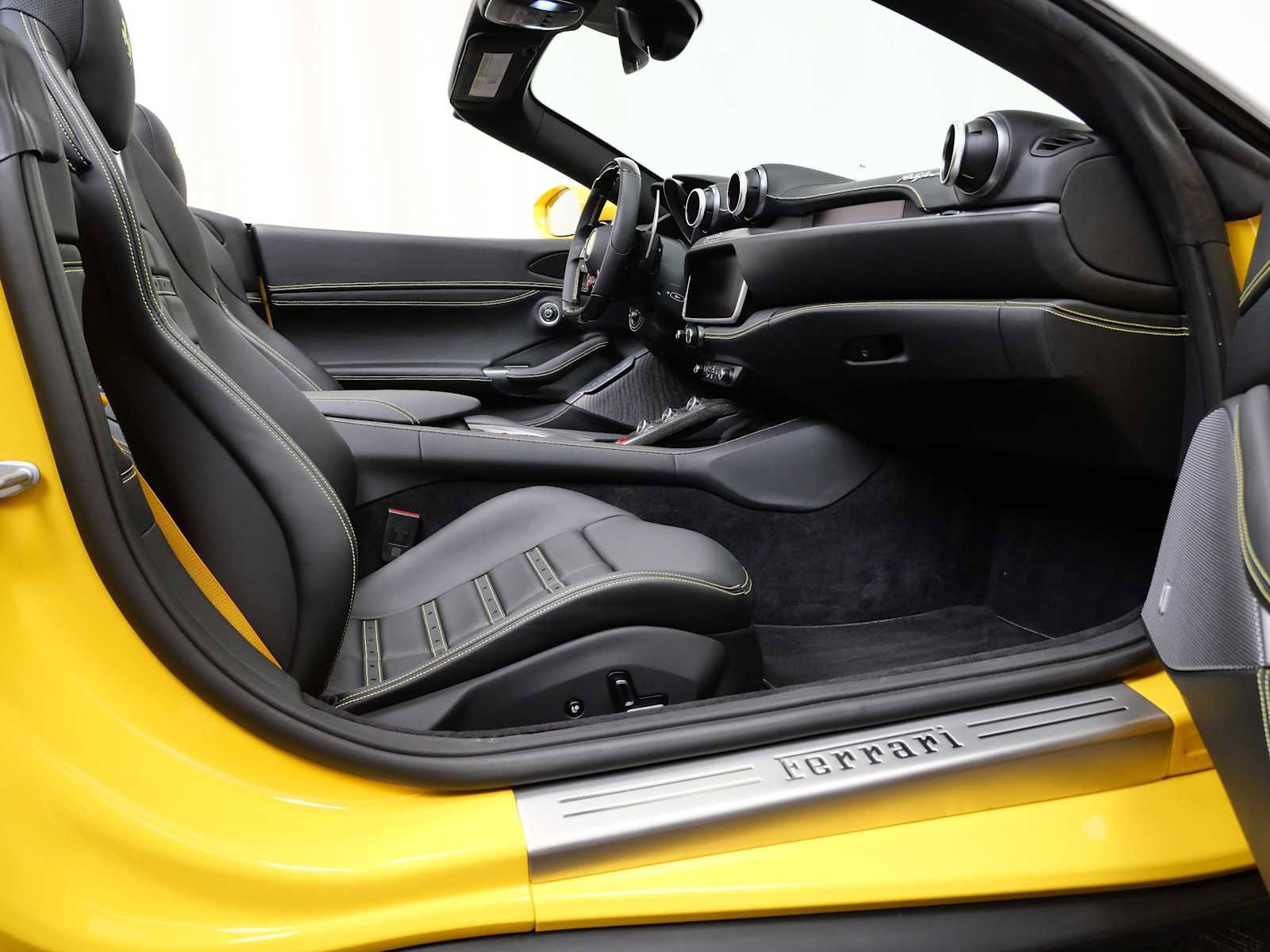 Certified 2023 Ferrari Portofino M image 15