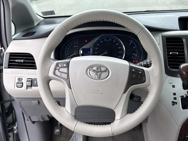 Used 2012 Toyota Sienna XLE w/ Entertainment Pkg AWD/4WD image 19