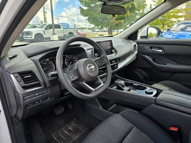 Used 2024 Nissan Rogue SV image 11