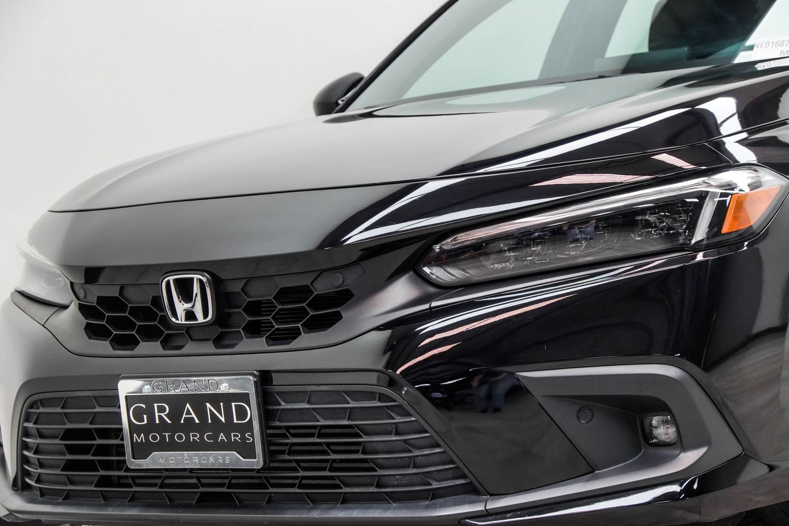 Used 2022 Honda Civic Sport Touring image 2