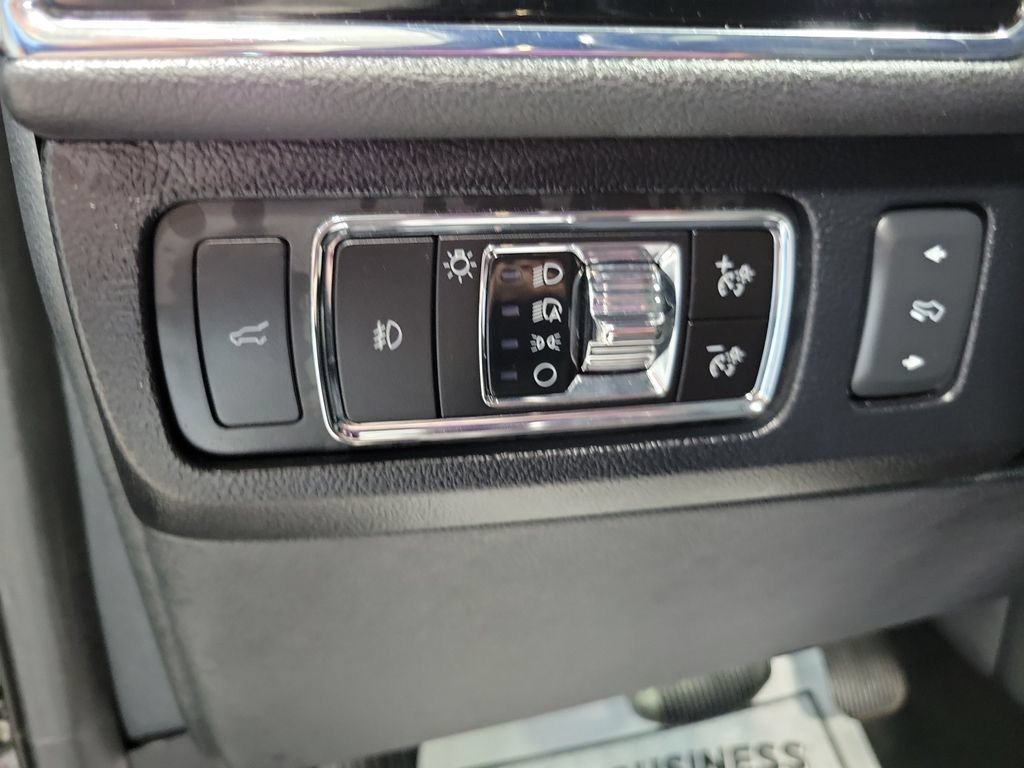 Used 2024 Lincoln Navigator L Reserve AWD/4WD image 38