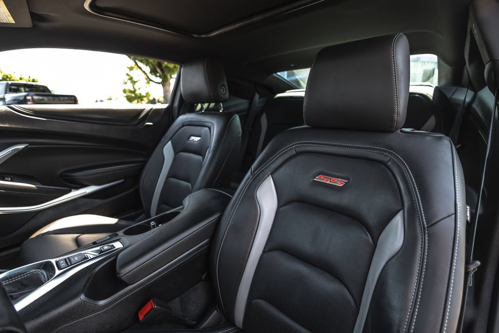 Used 2021 Chevrolet Camaro SS RWD image 20