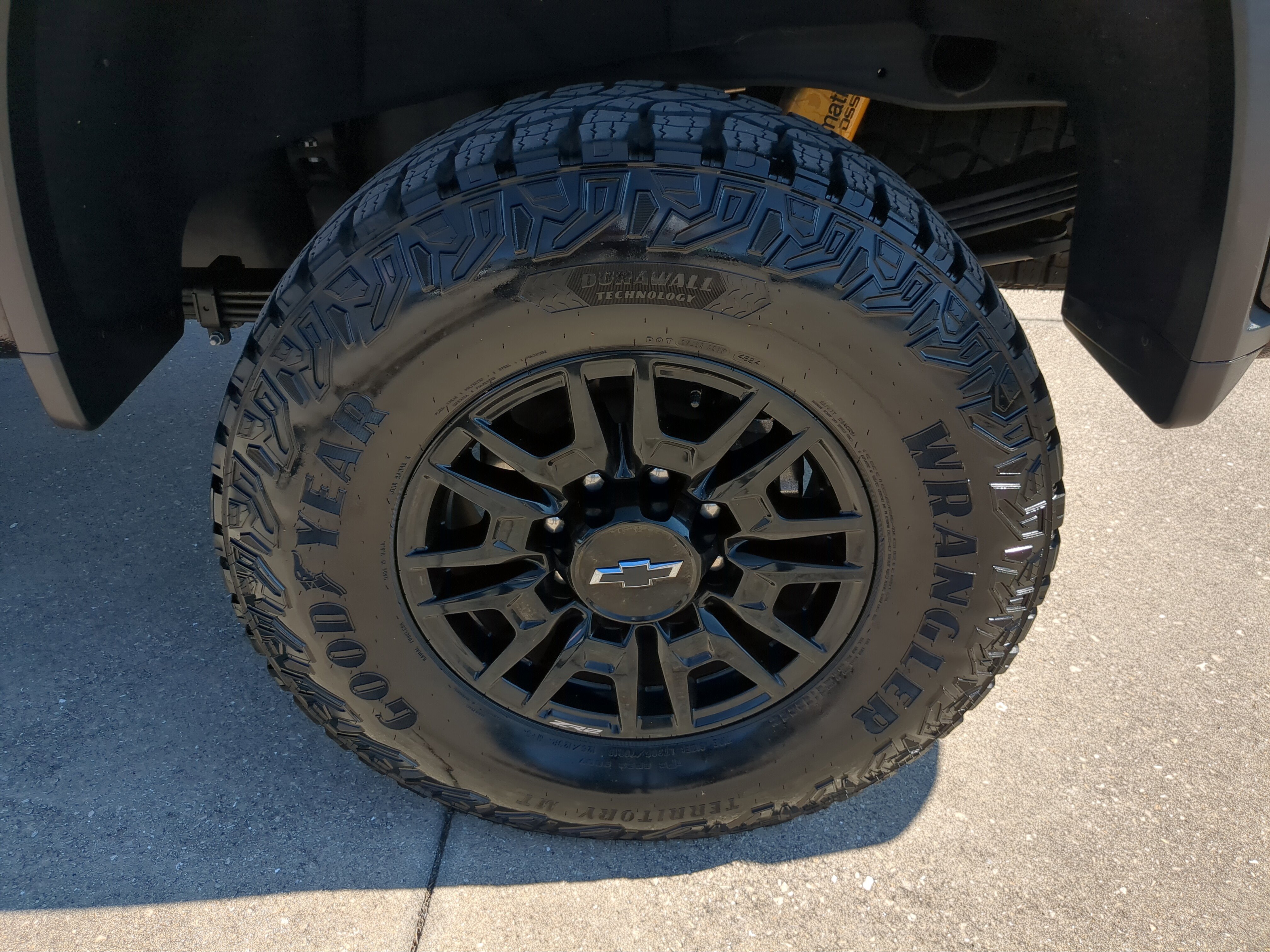 Used 2025 Chevrolet Silverado 2500 ZR2 w/ Technology Package image 35