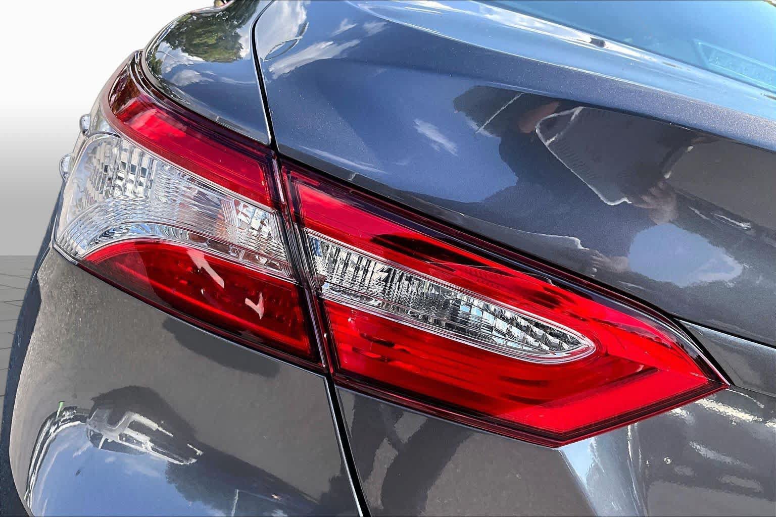 Used 2019 Toyota Camry LE FWD image 28