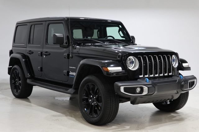 Used 2023 Jeep Wrangler Unlimited Sahara w/ Cold Weather Group AWD/4WD image 1