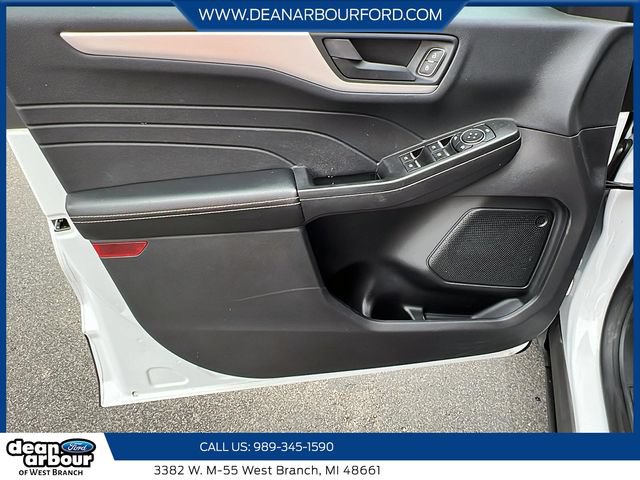 Used 2022 Ford Escape SE w/ Cold Weather Package FWD image 11