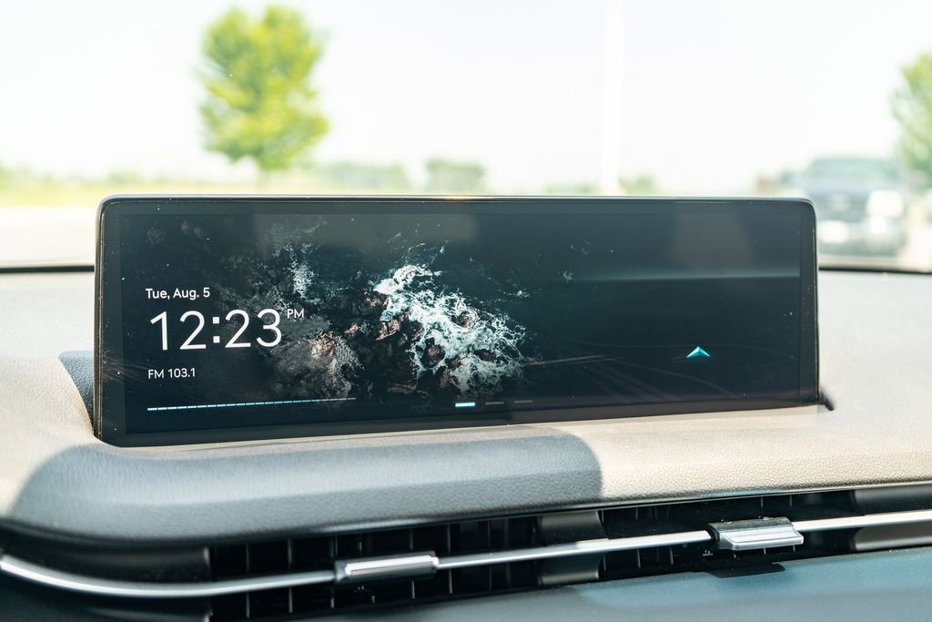 Used 2025 Genesis GV70 2.5T image 28