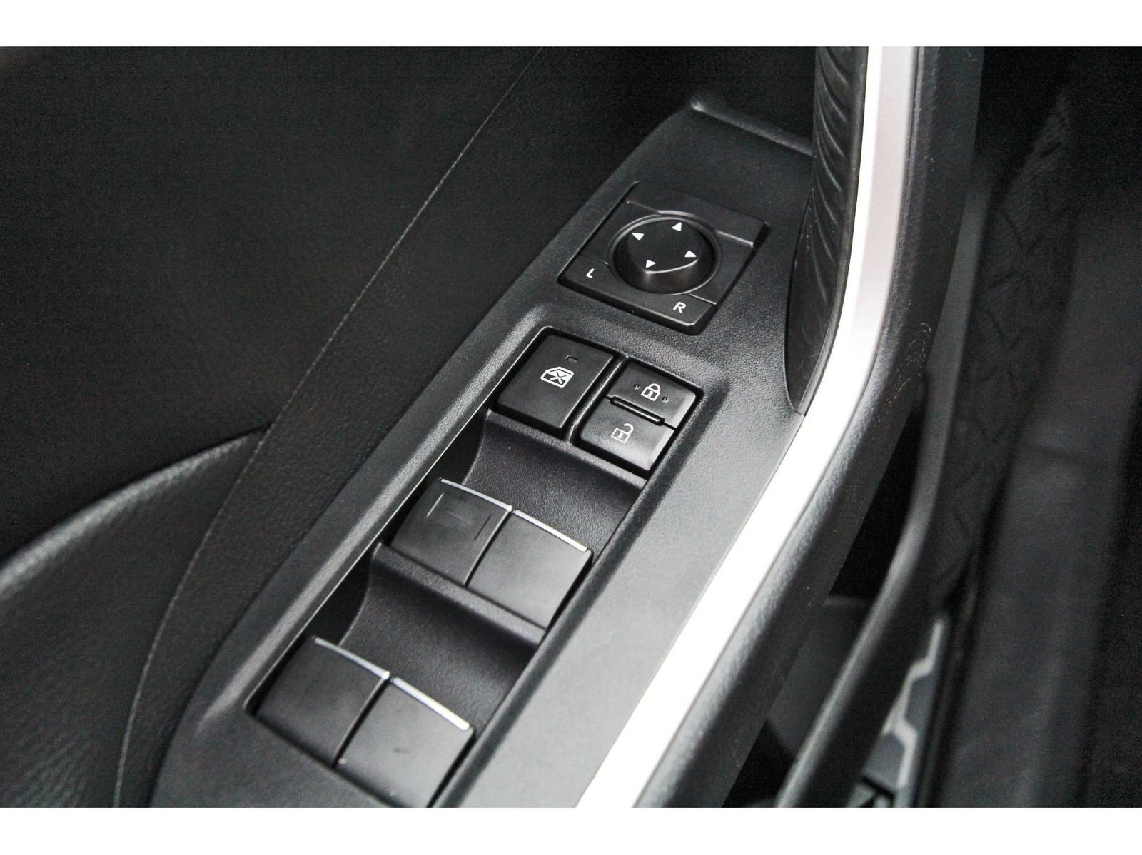 Used 2021 Toyota RAV4 XLE Premium FWD image 22