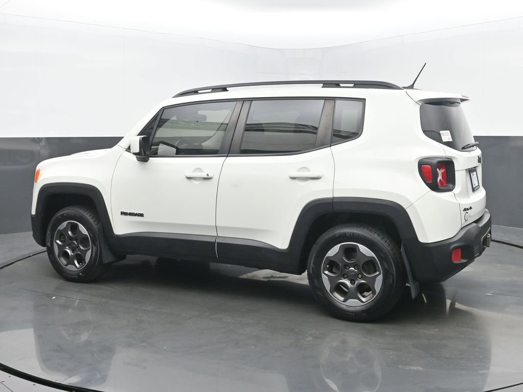 Used 2015 Jeep Renegade Latitude AWD/4WD image 3