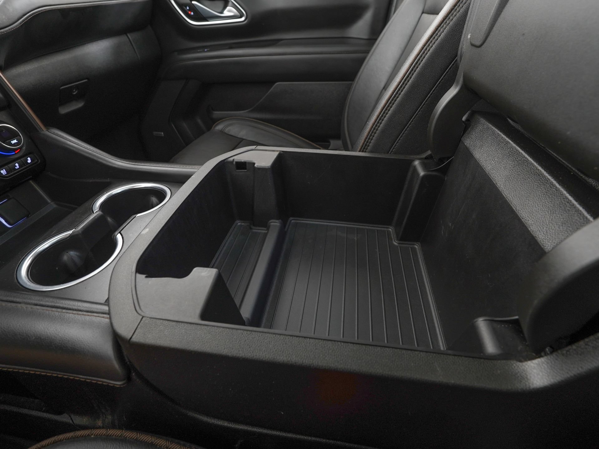 Used 2023 Chevrolet Tahoe High Country w/ Premium Package RWD image 32