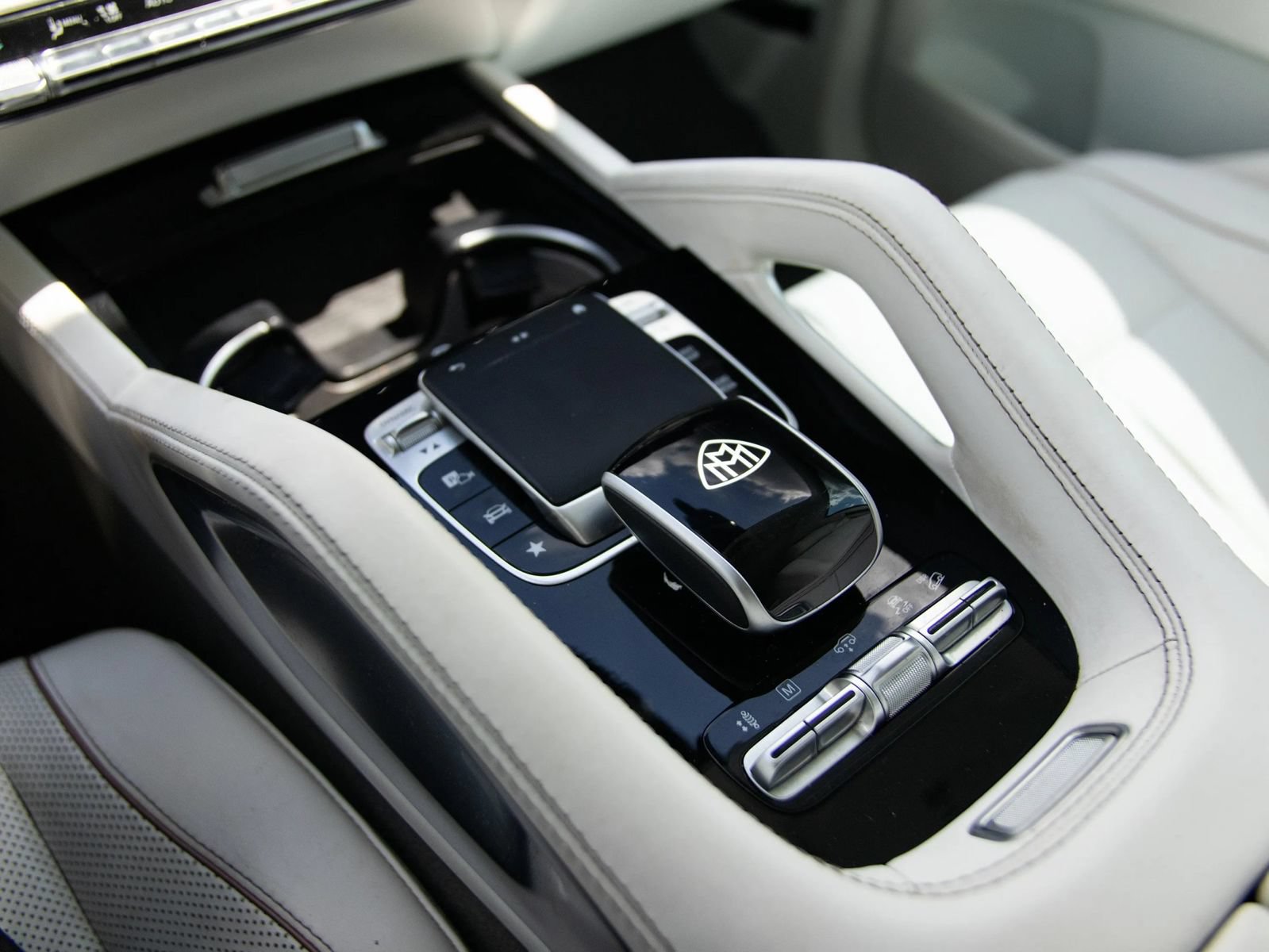 Used 2022 Mercedes-Benz Maybach GLS 600 4MATIC image 46
