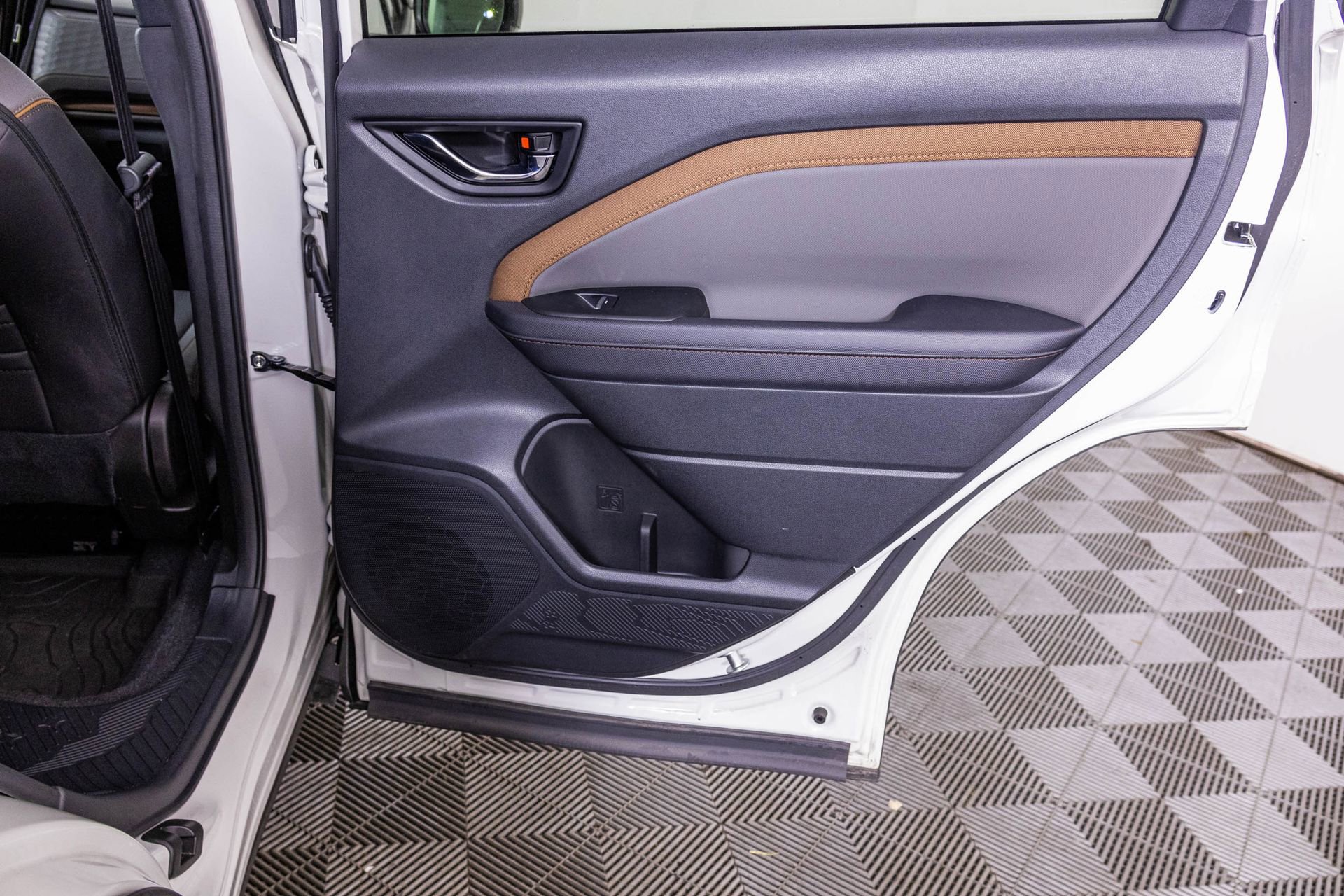 Used 2025 Subaru Forester Sport image 34