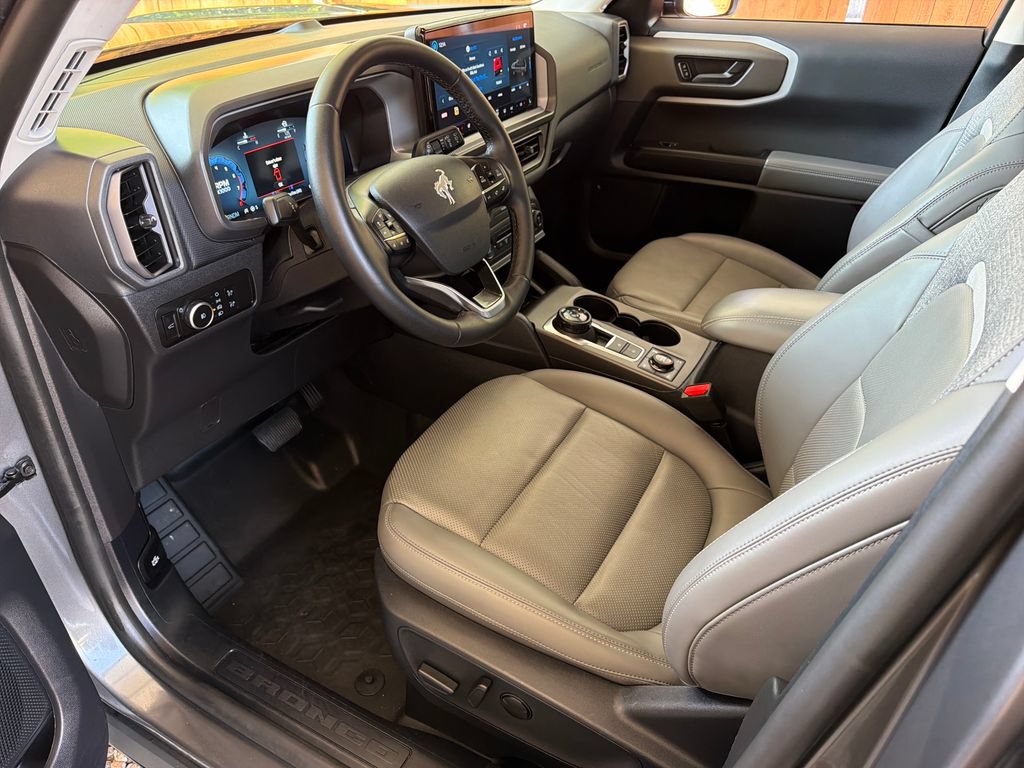 Used 2025 Ford Bronco Sport Badlands AWD/4WD image 2