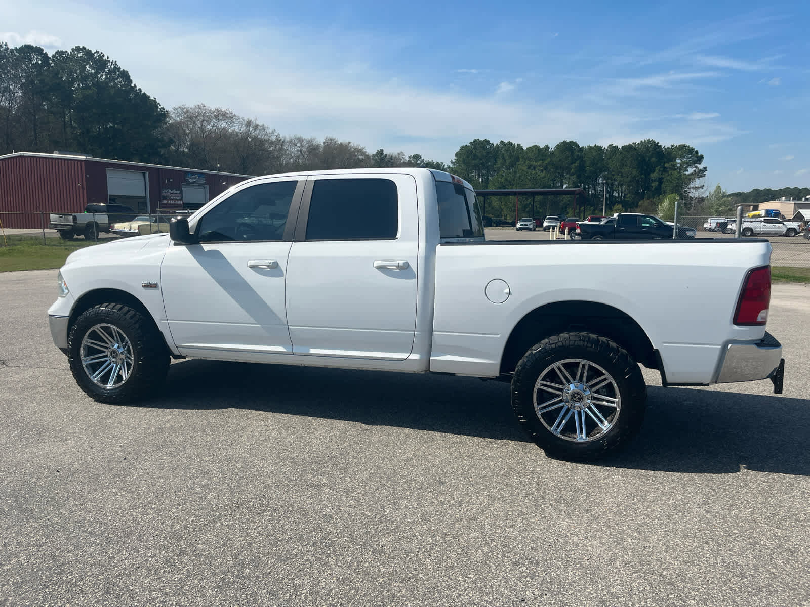 Used 2019 RAM 1500 Classic SLT image 3