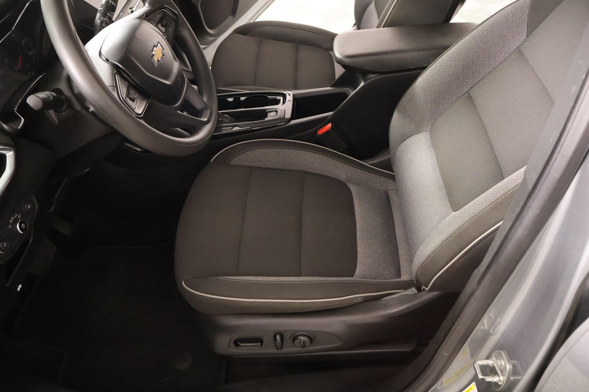 Used 2023 Chevrolet TrailBlazer LT FWD image 11